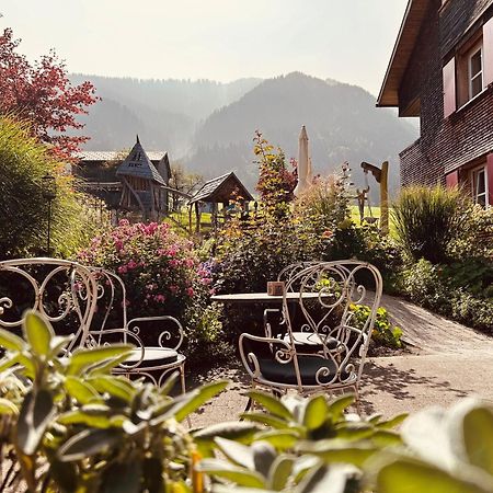 Alpen Hotel Post Au (Vorarlberg) Екстериор снимка